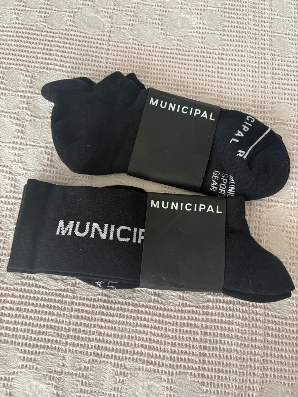 Municipal golf Black Athletic Crew and No-Show Sock Set